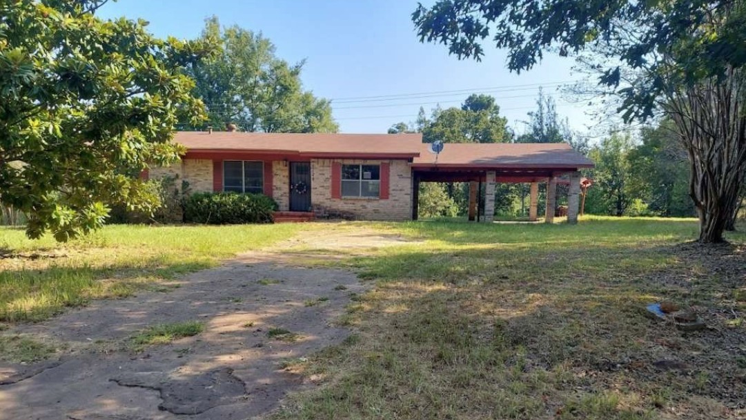 5724 State Highway 154 Property Photo 2