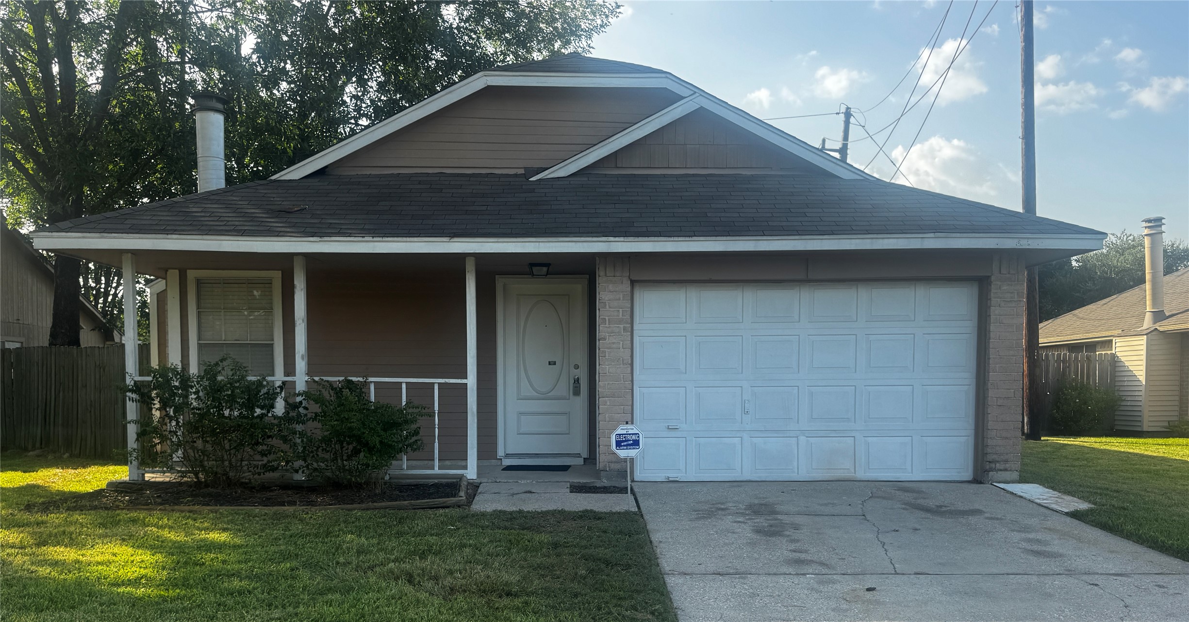 10719 Ambergate Drive Property Photo 1