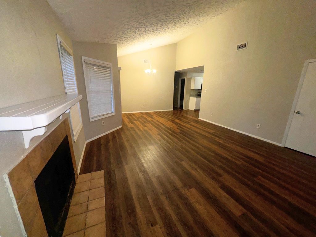10719 Ambergate Drive Property Photo 4