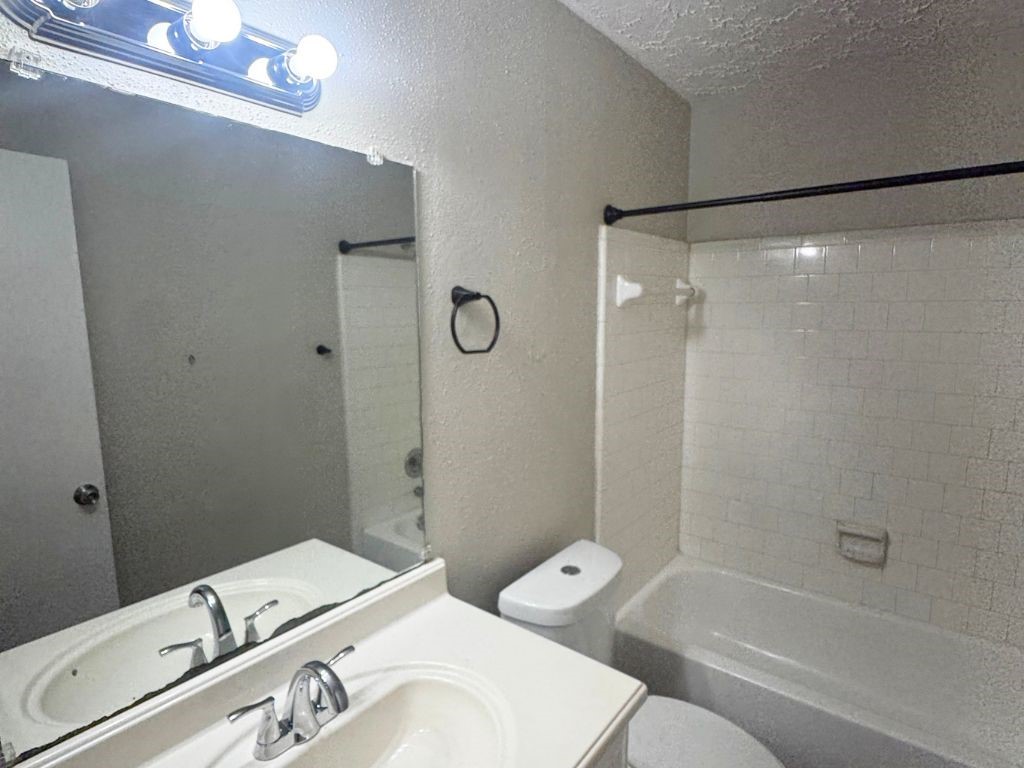 10719 Ambergate Drive Property Photo 15