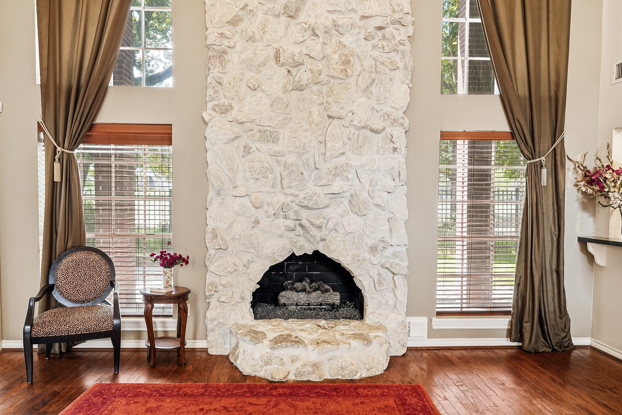 19027 Relay Road Property Photo 5