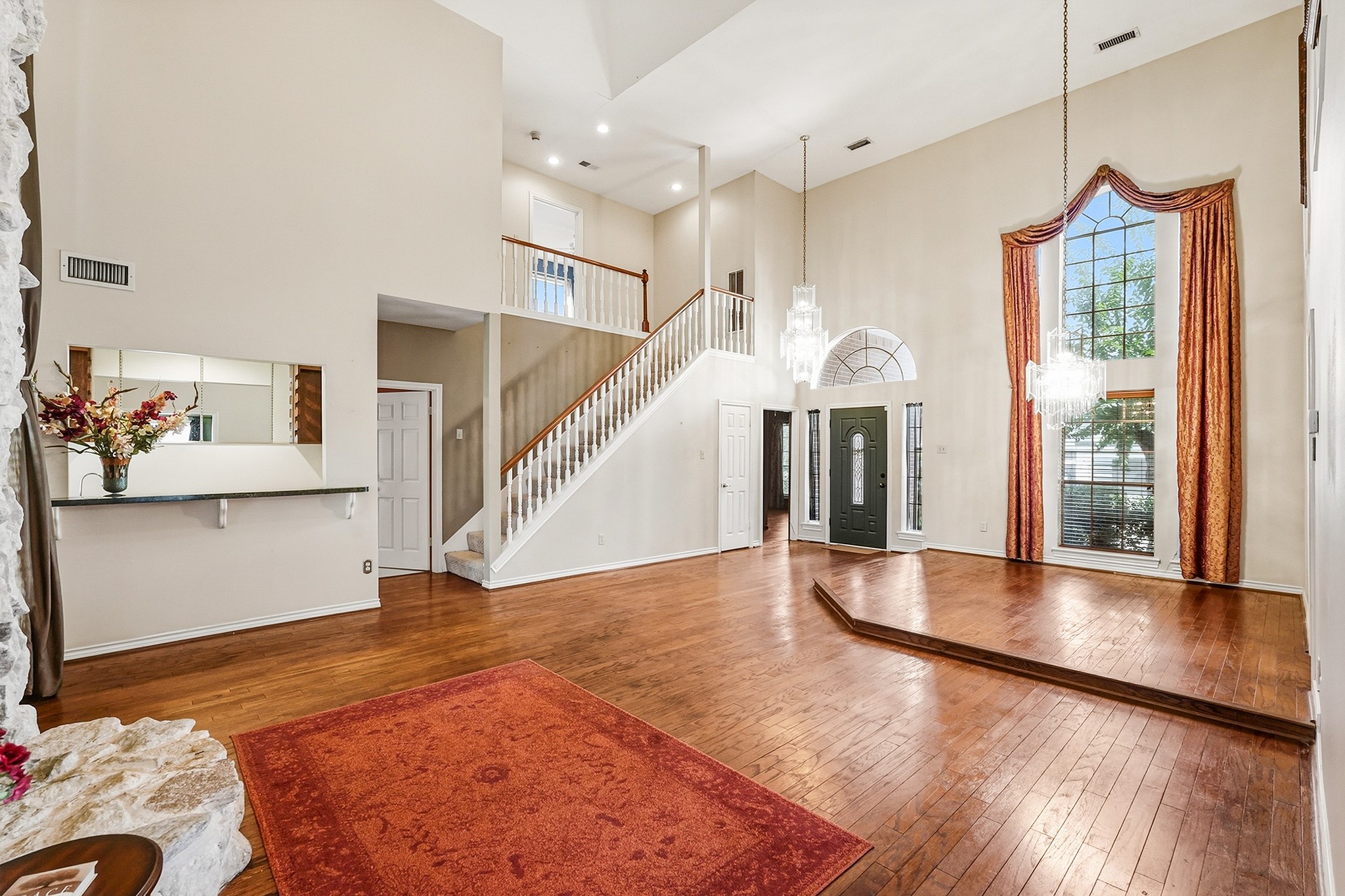 19027 Relay Road Property Photo 6