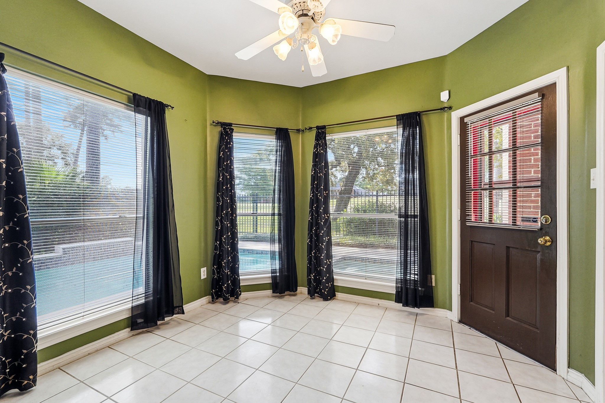 19027 Relay Road Property Photo 7