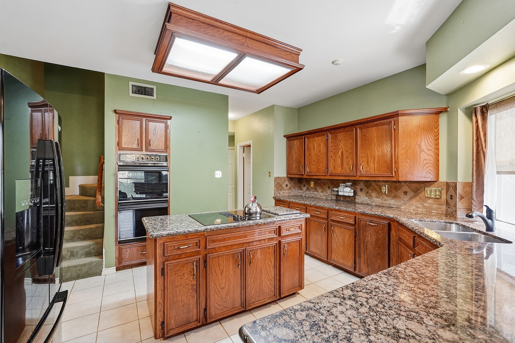 19027 Relay Road Property Photo 8