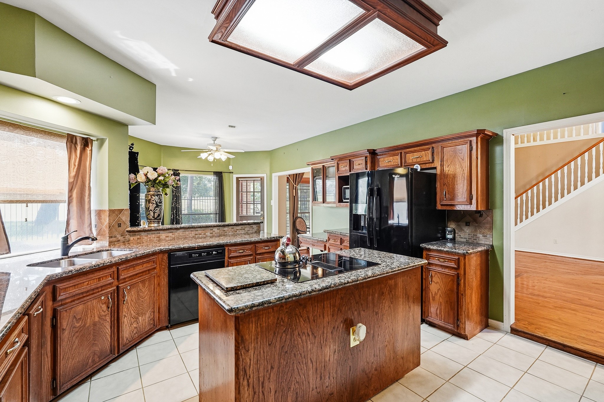 19027 Relay Road Property Photo 9