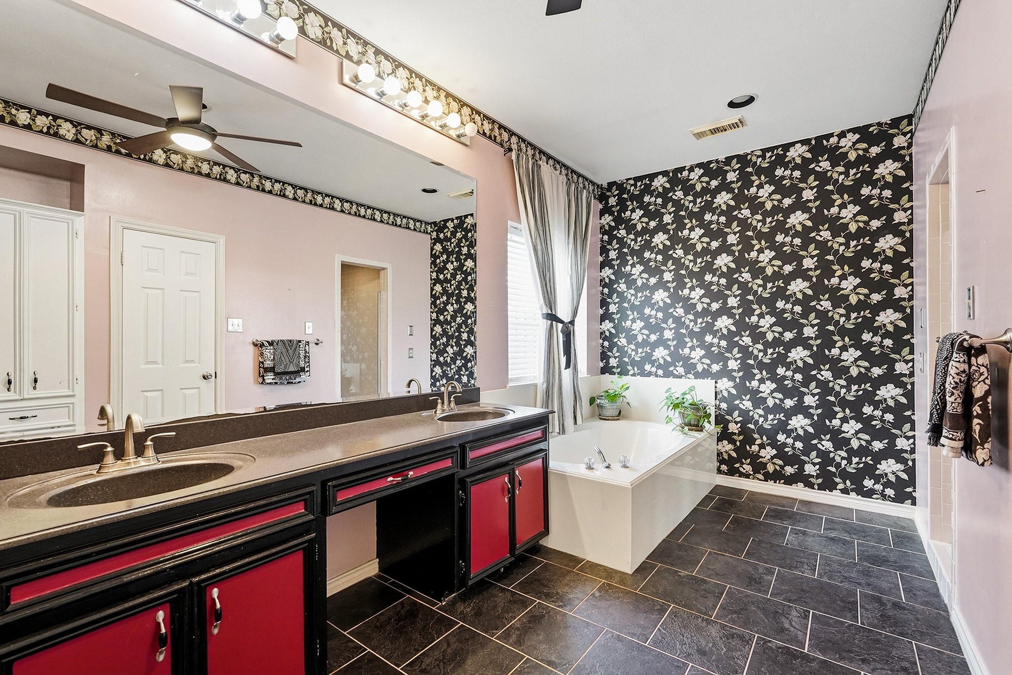 19027 Relay Road Property Photo 14