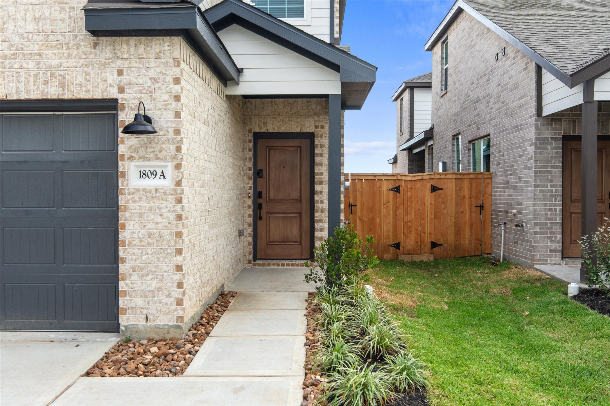 1809 N Peach Creek Drive A Property Photo 2