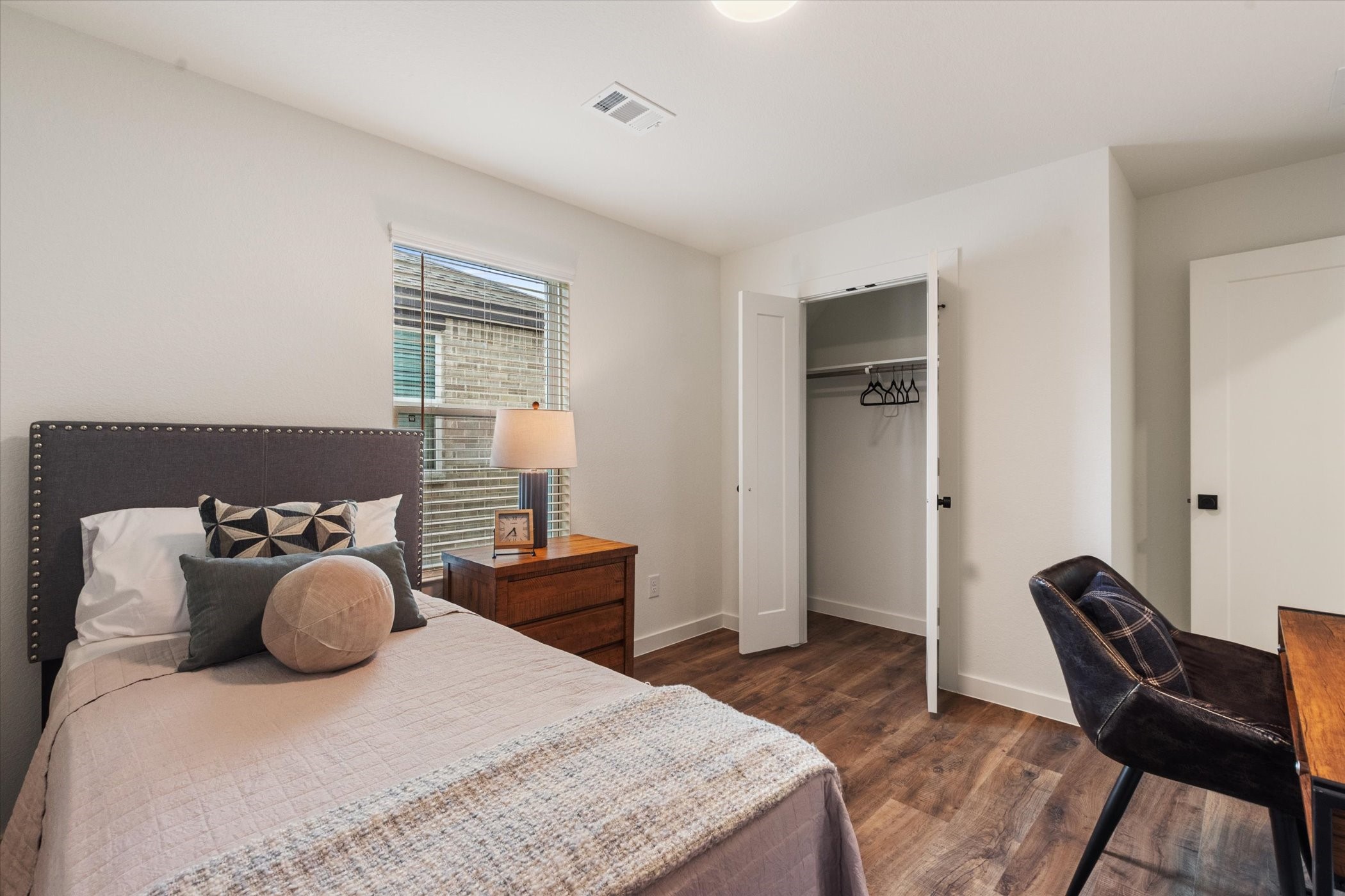 1809 N Peach Creek Drive A Property Photo 10