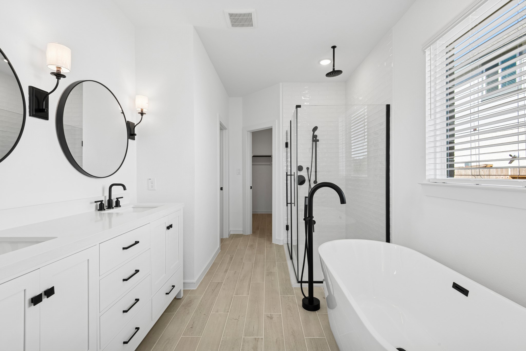 5531 Knight Court Property Photo 16