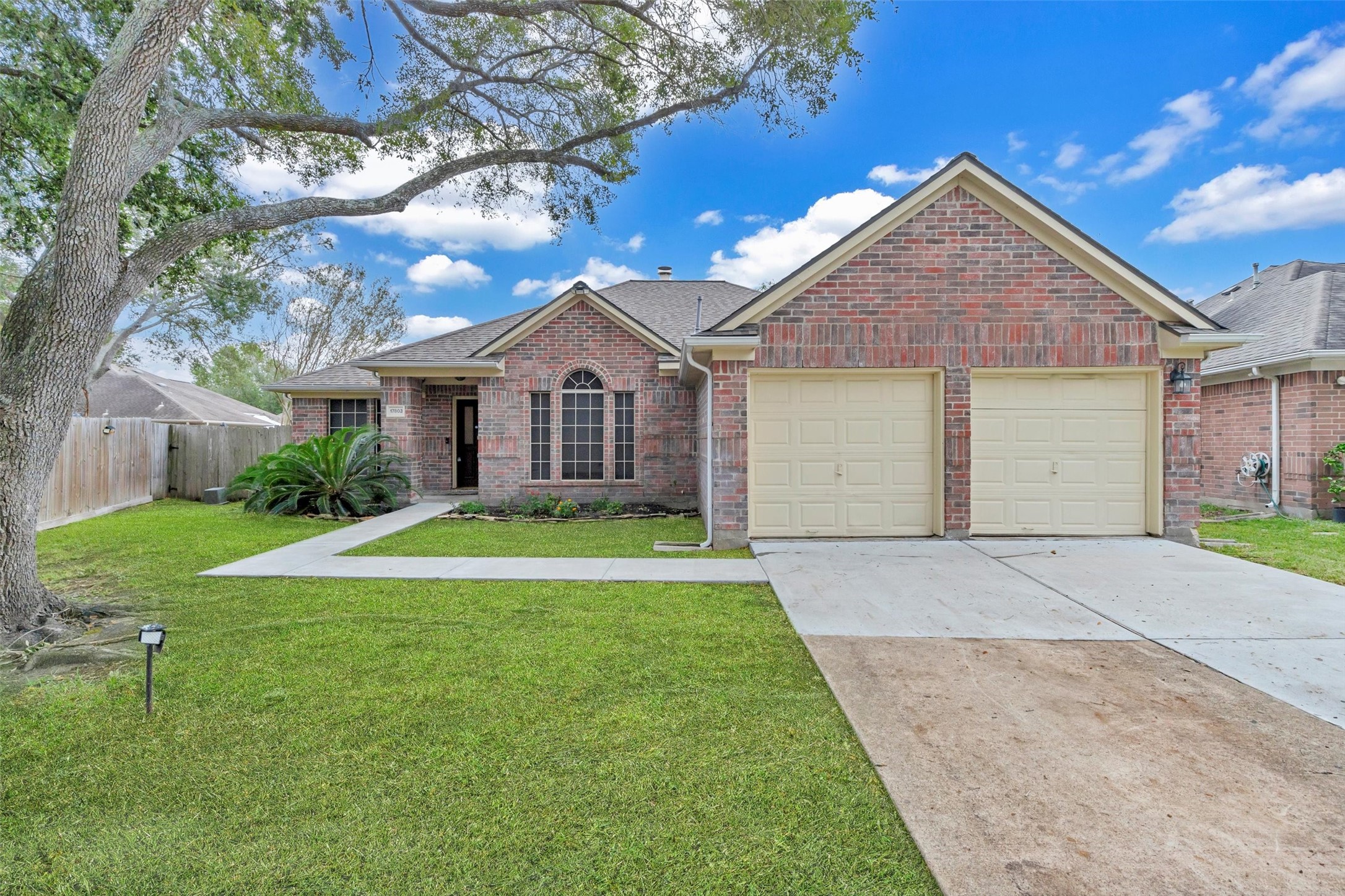 17803 Inland Oaks Drive Property Photo 2
