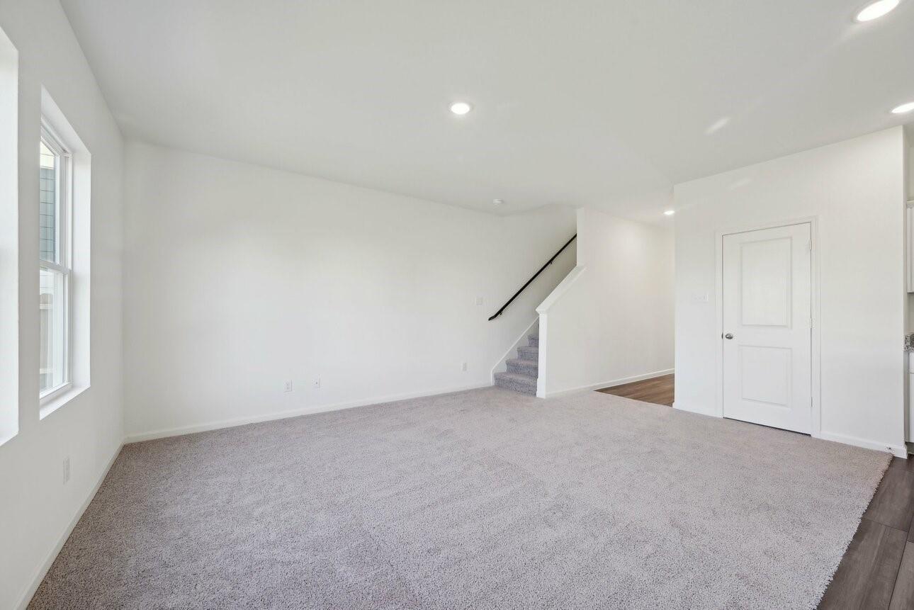 7807 Laurel Gem Drive Property Photo 3