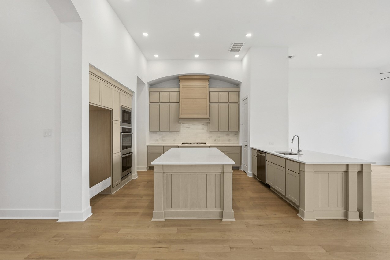1623 Summer Pine Court Property Photo 3