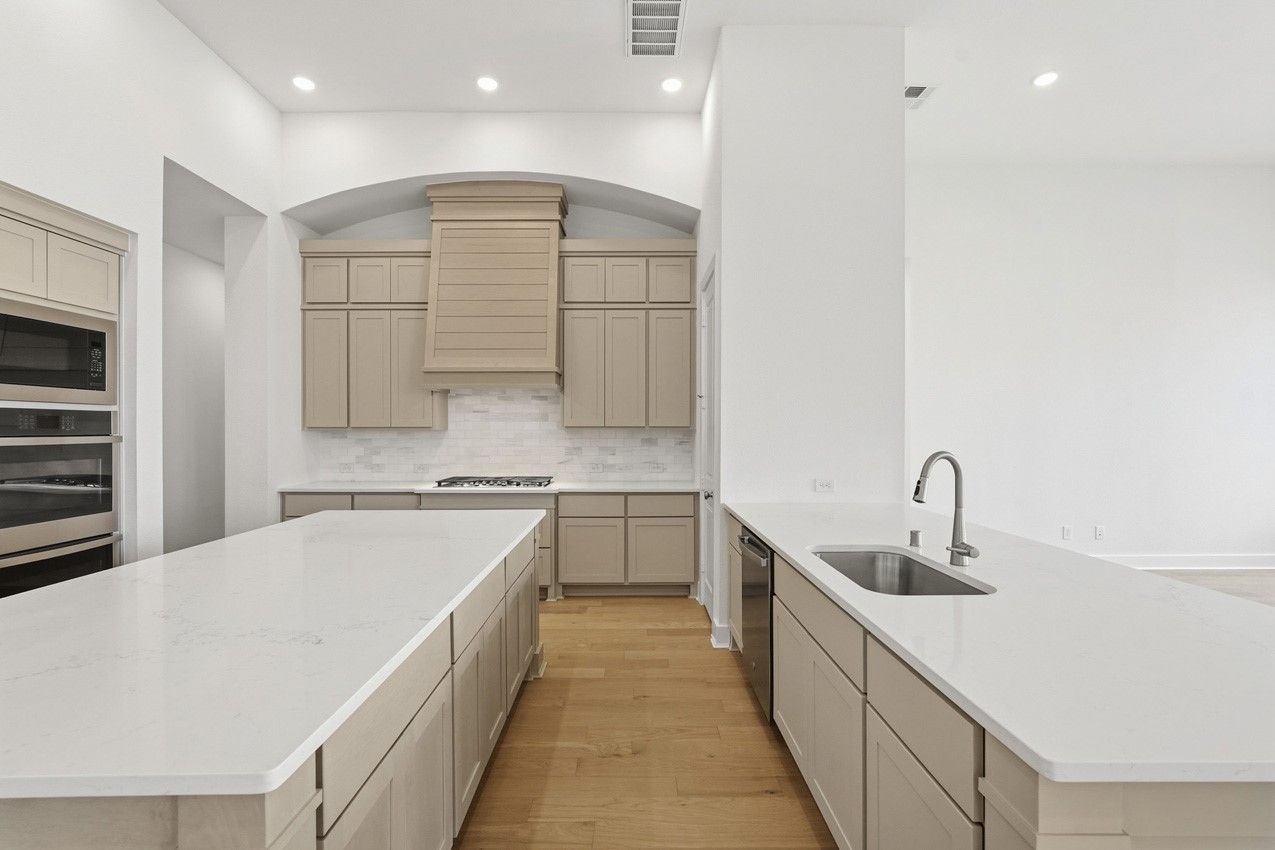 1623 Summer Pine Court Property Photo 4