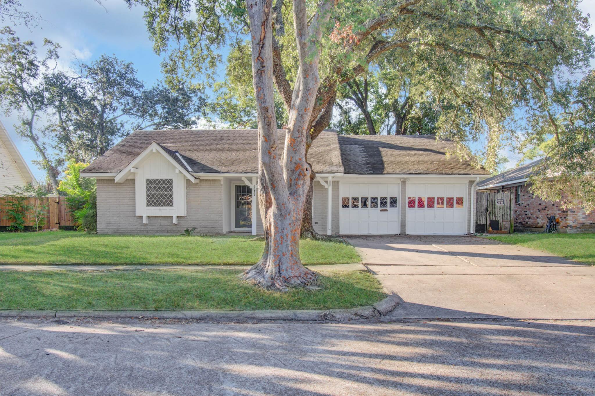 8407 Sharpview Drive, Houston TX 77036 Property Photo 1