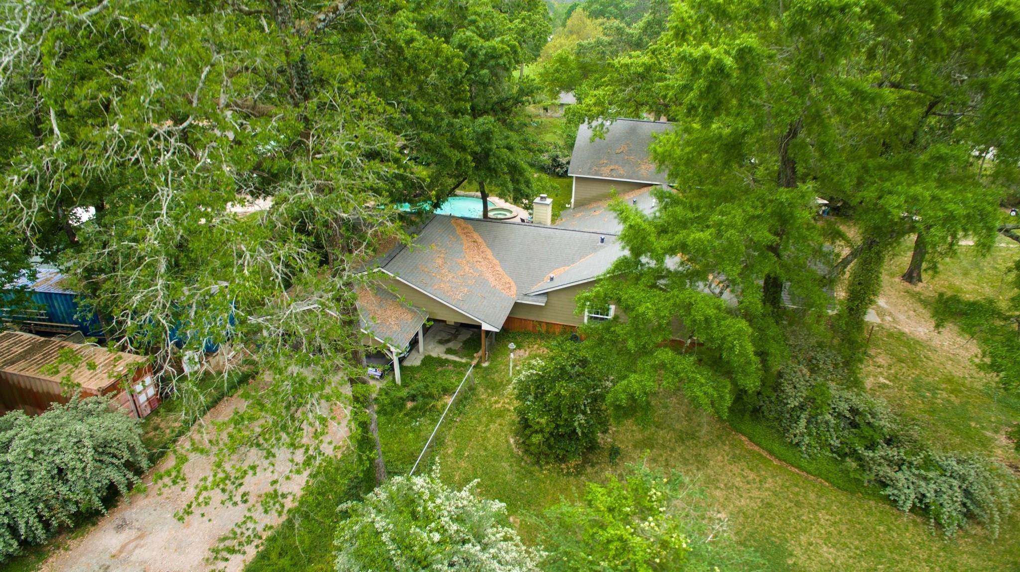 1802 Pinewoods Way Property Photo 1