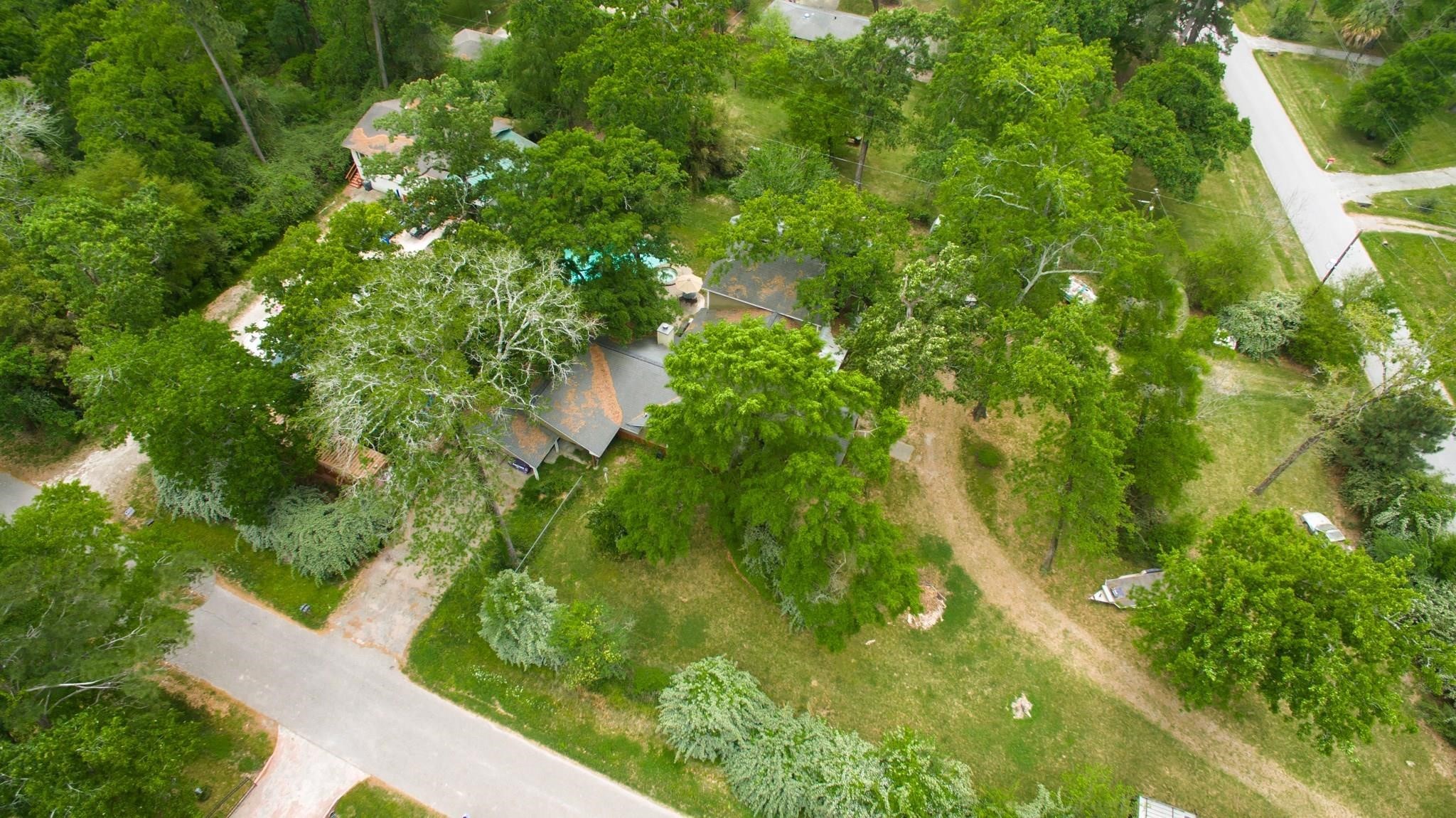 1802 Pinewoods Way Property Photo 2
