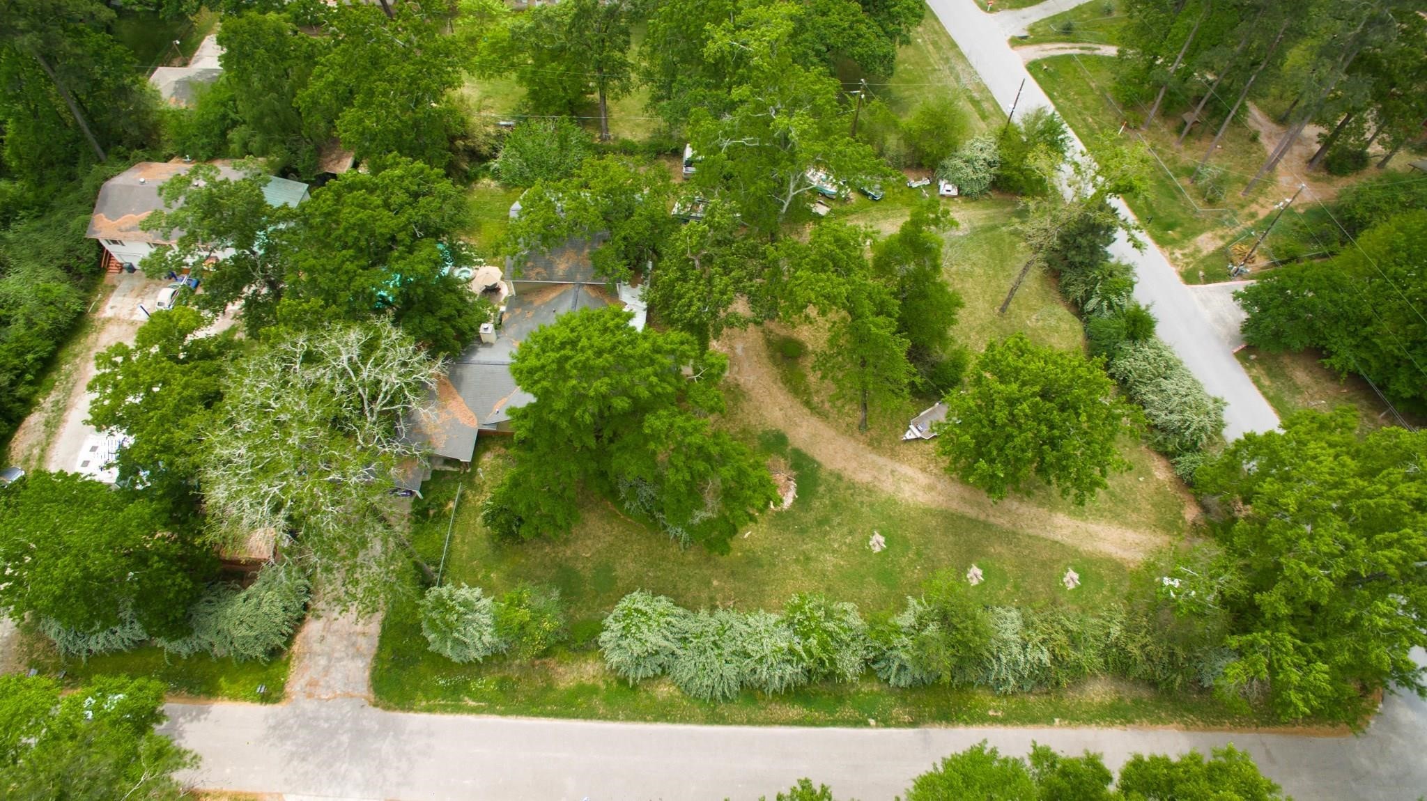 1802 Pinewoods Way Property Photo 4