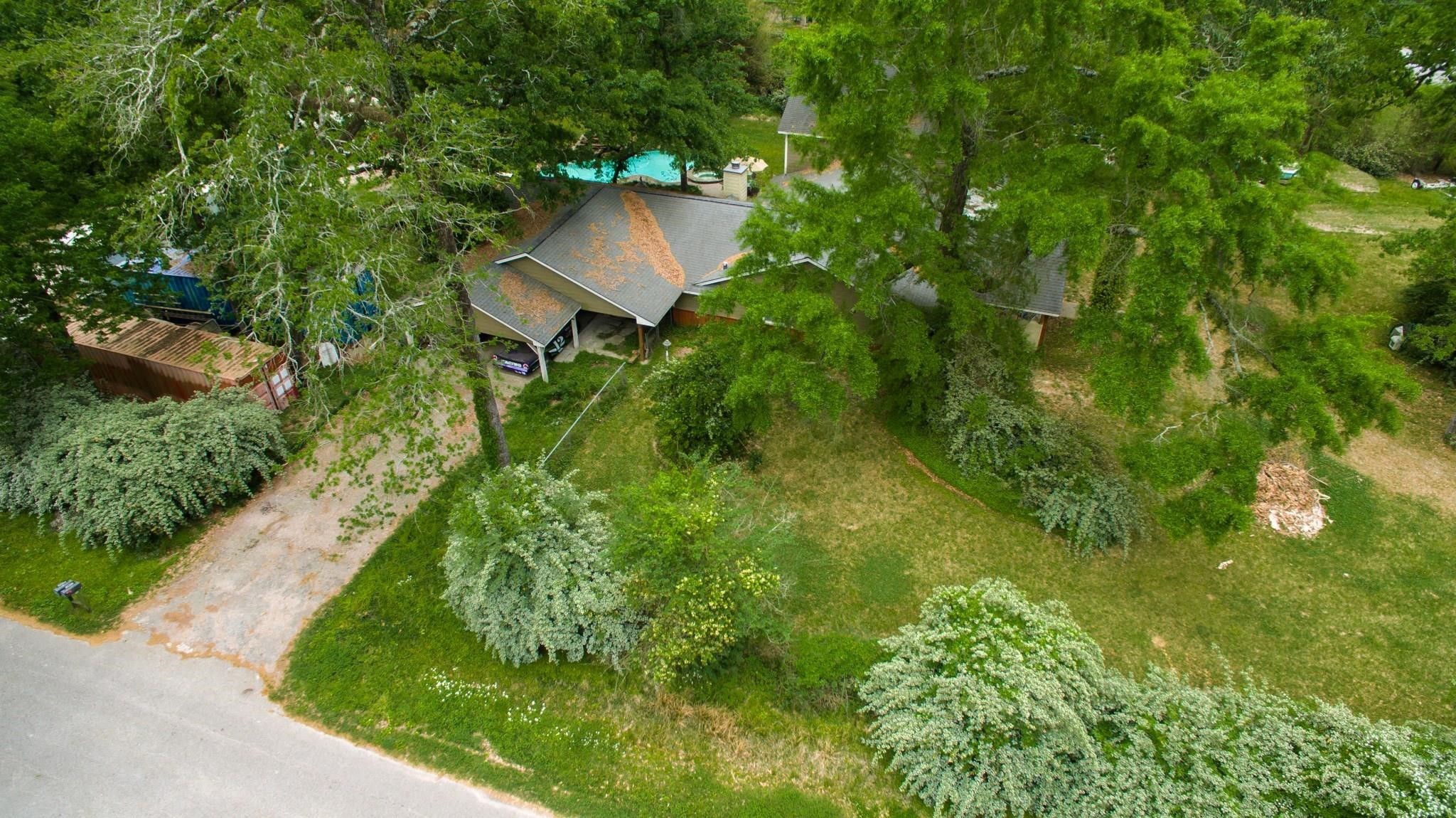 1802 Pinewoods Way Property Photo 6