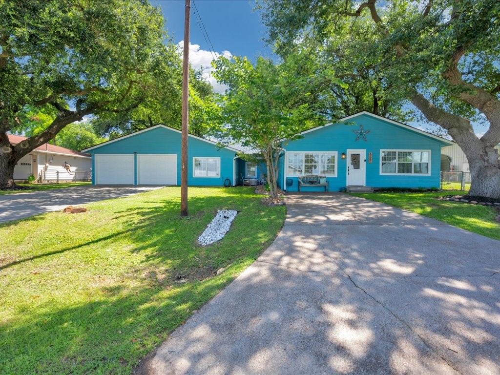 683 Water View Drive Property Photo 6