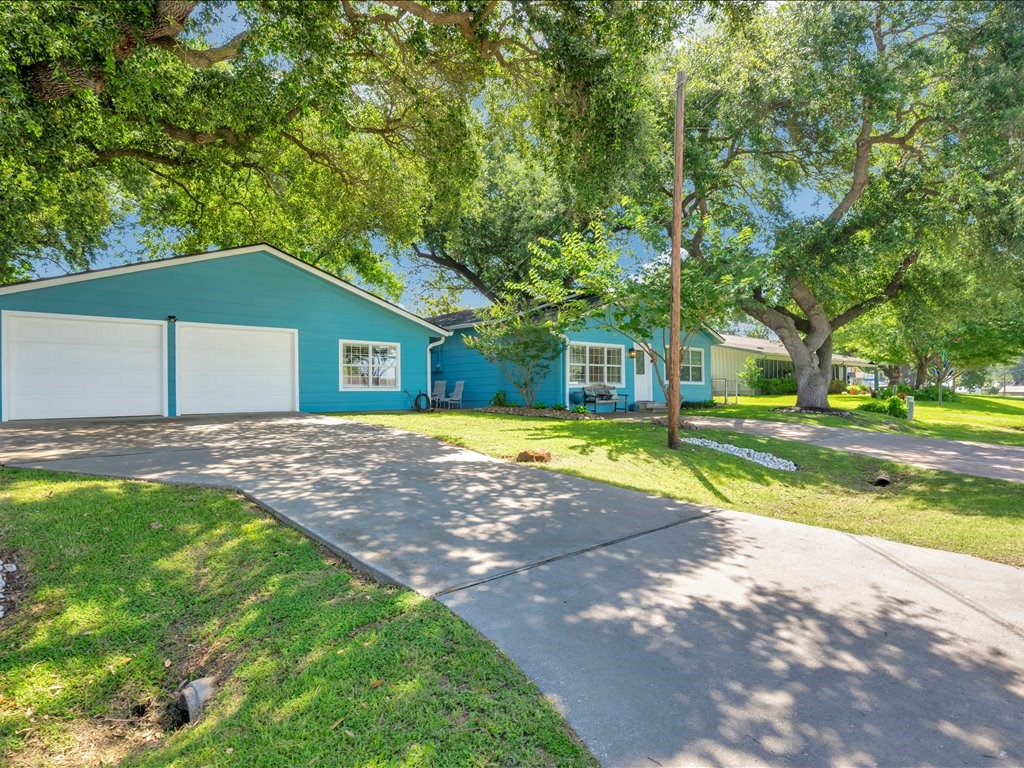 683 Water View Drive Property Photo 9