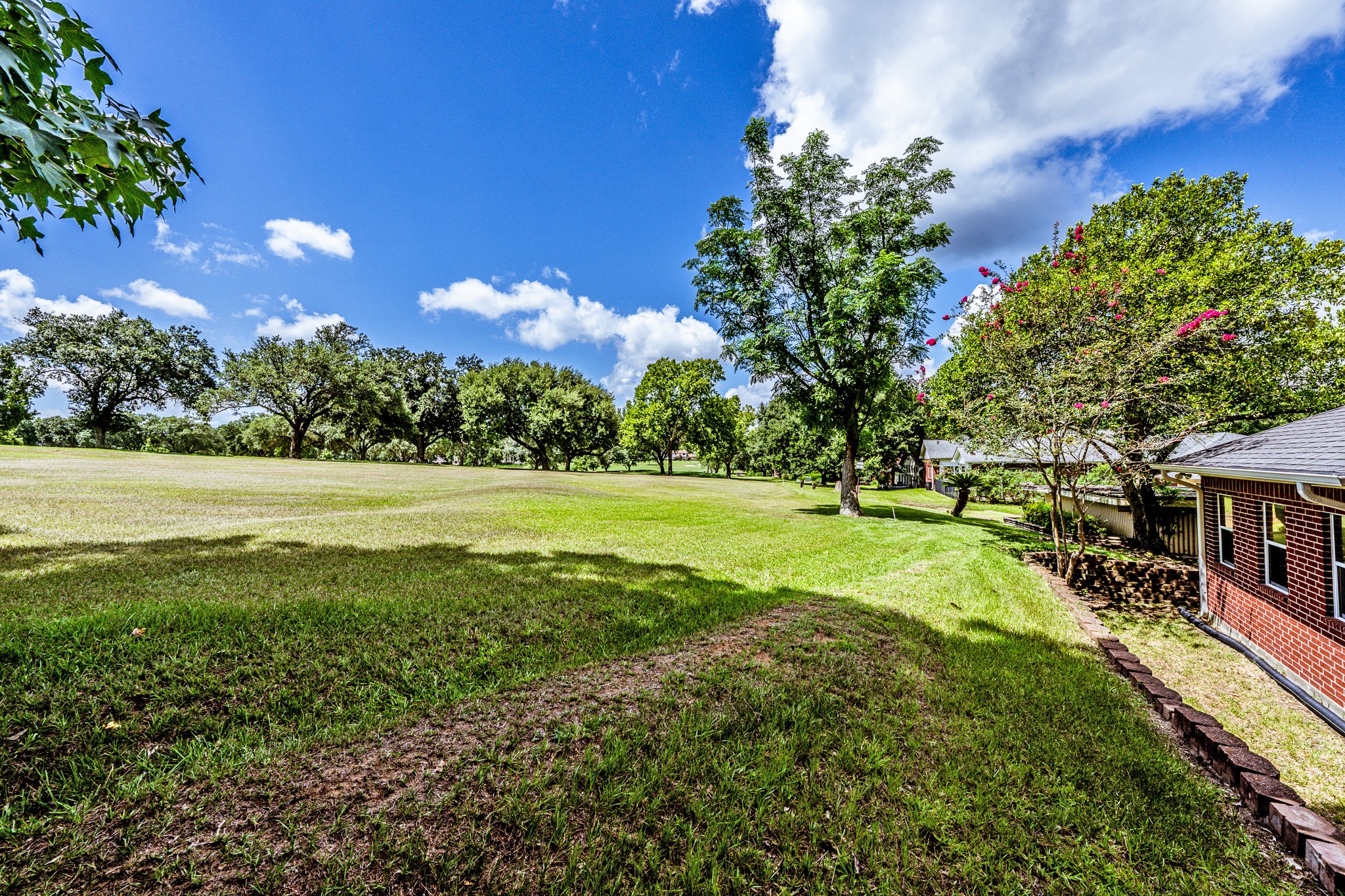 501 Cherry Hills Drive Property Photo 2