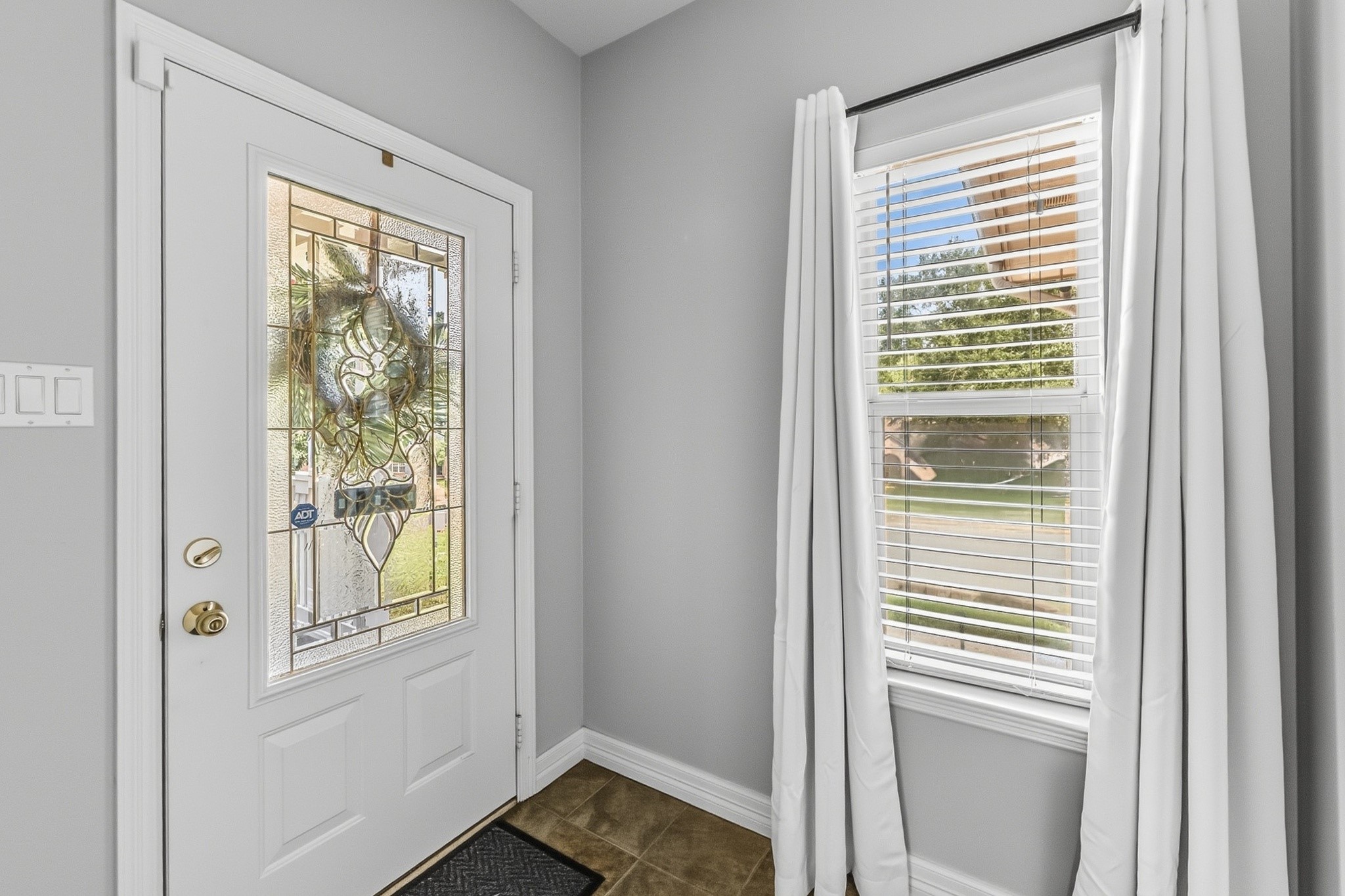 501 Cherry Hills Drive Property Photo 3
