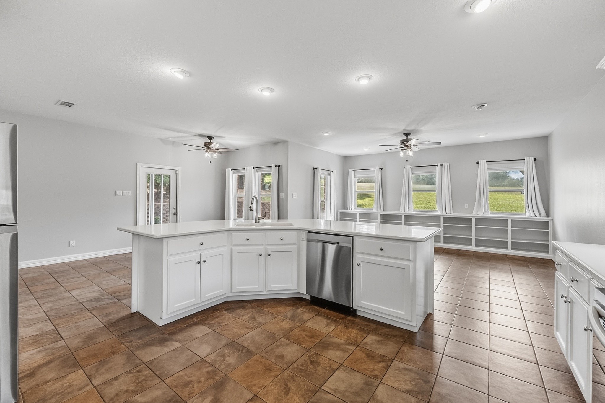501 Cherry Hills Drive Property Photo 4