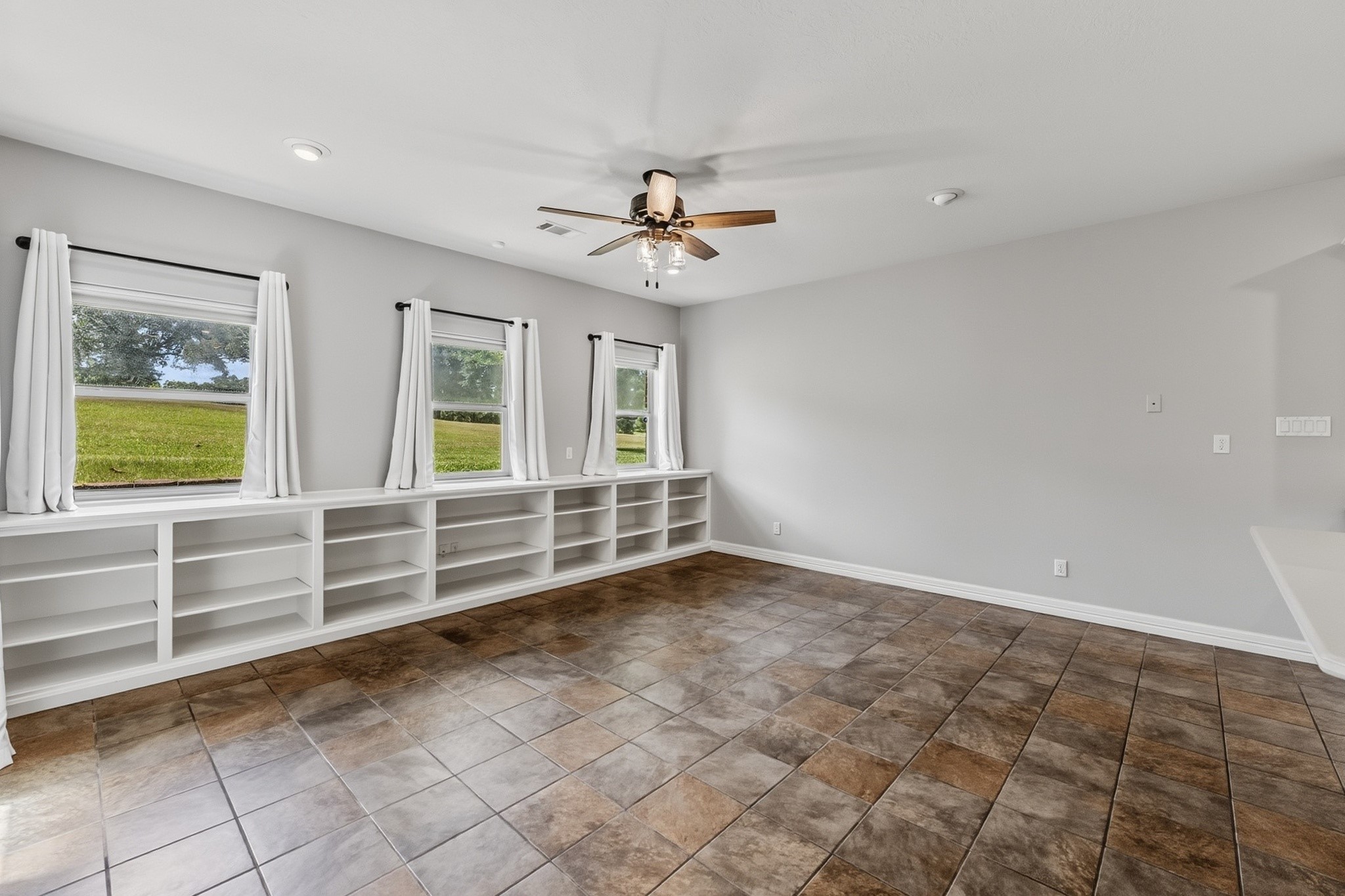 501 Cherry Hills Drive Property Photo 12