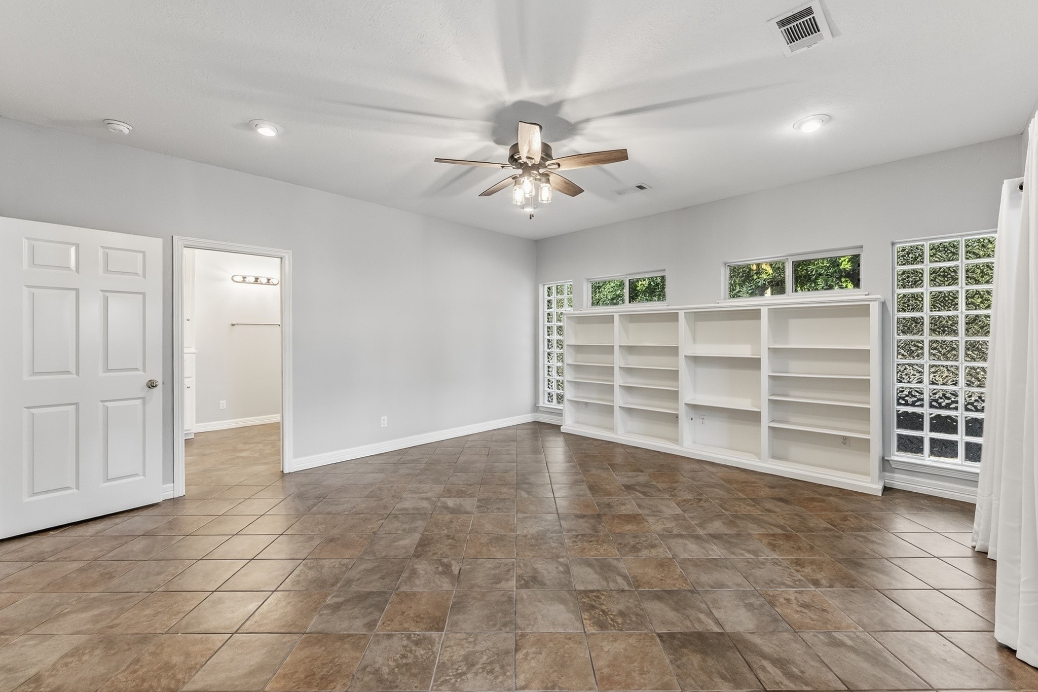 501 Cherry Hills Drive Property Photo 16
