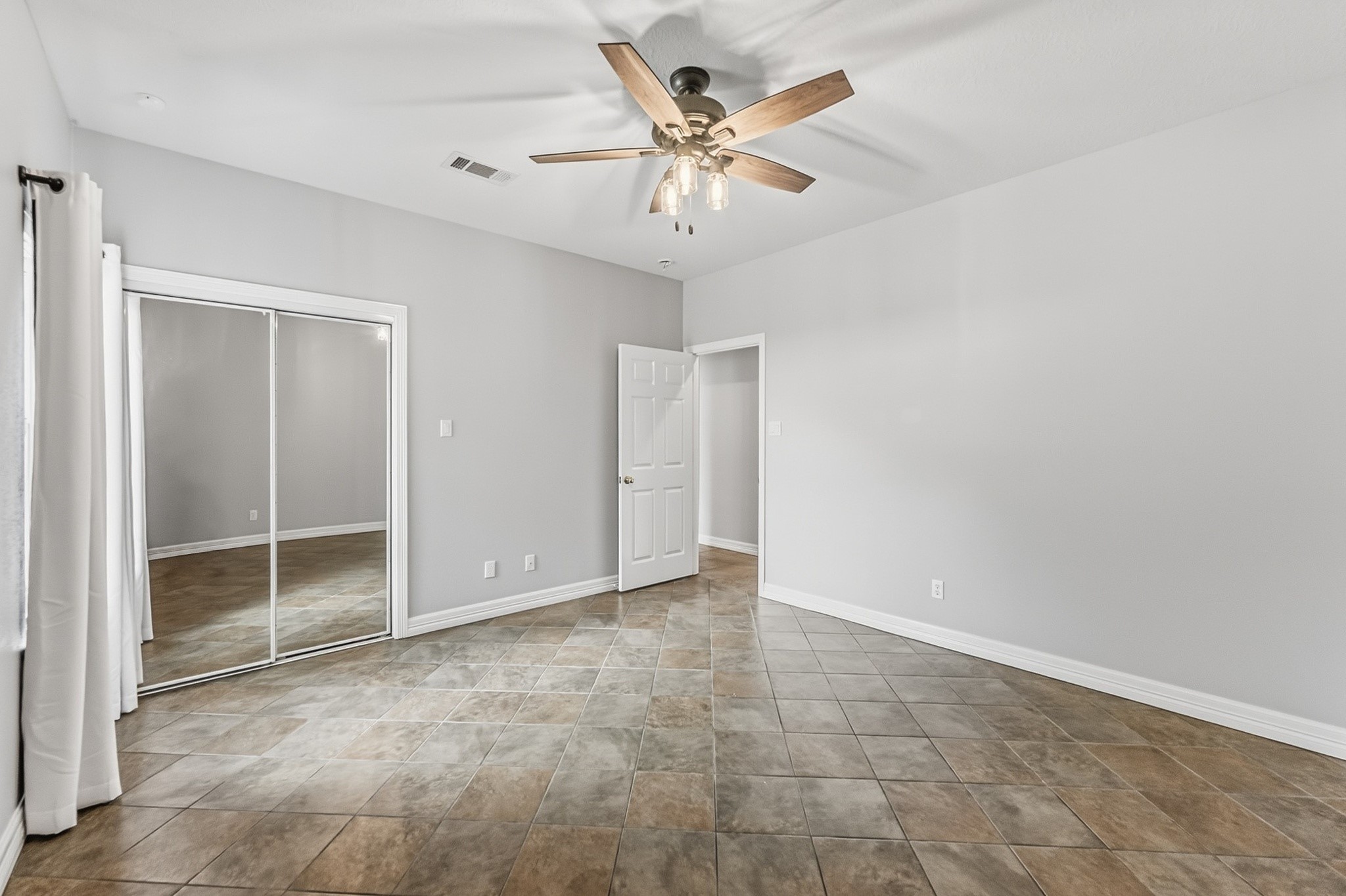 501 Cherry Hills Drive Property Photo 23