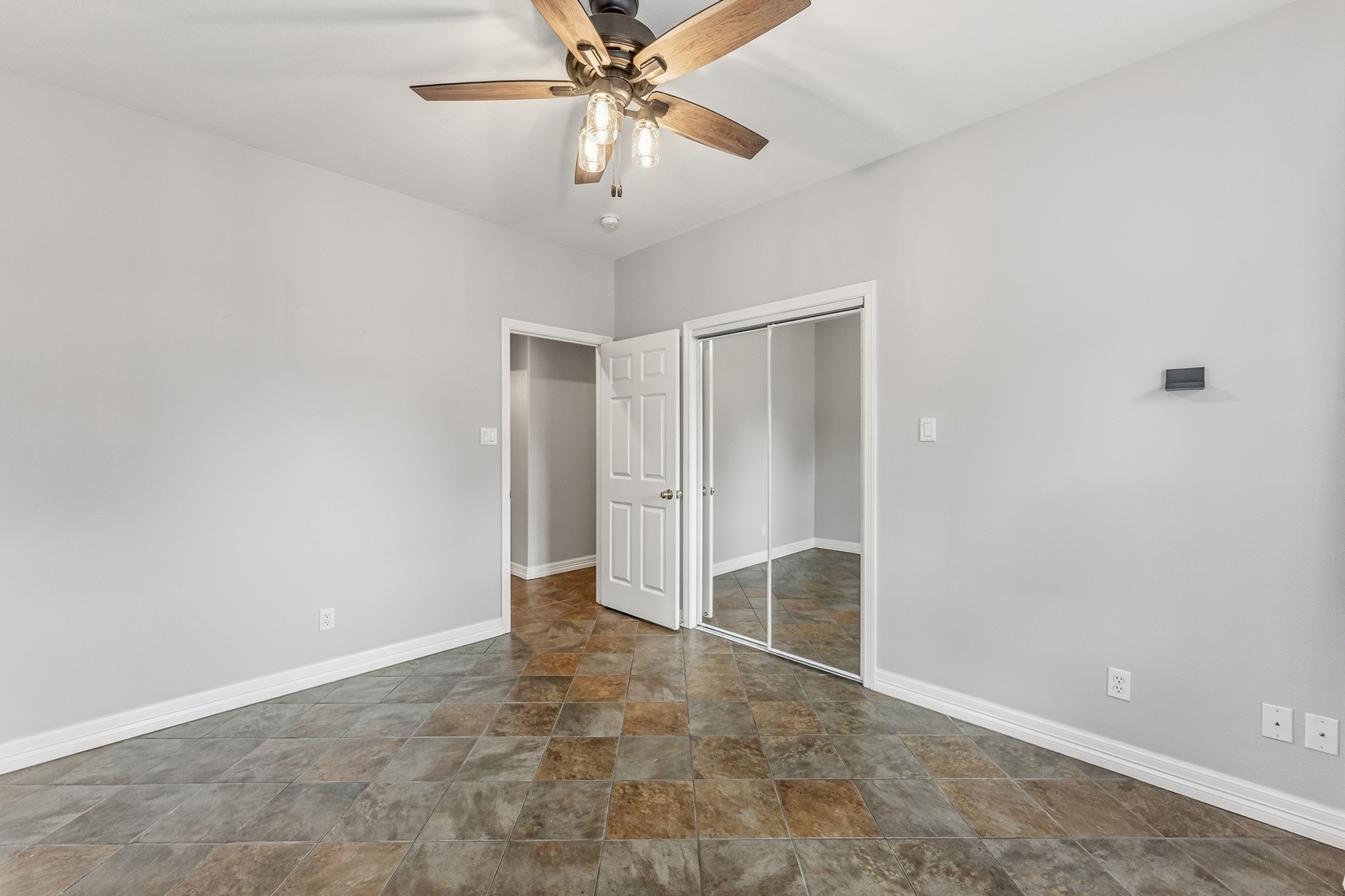 501 Cherry Hills Drive Property Photo 27