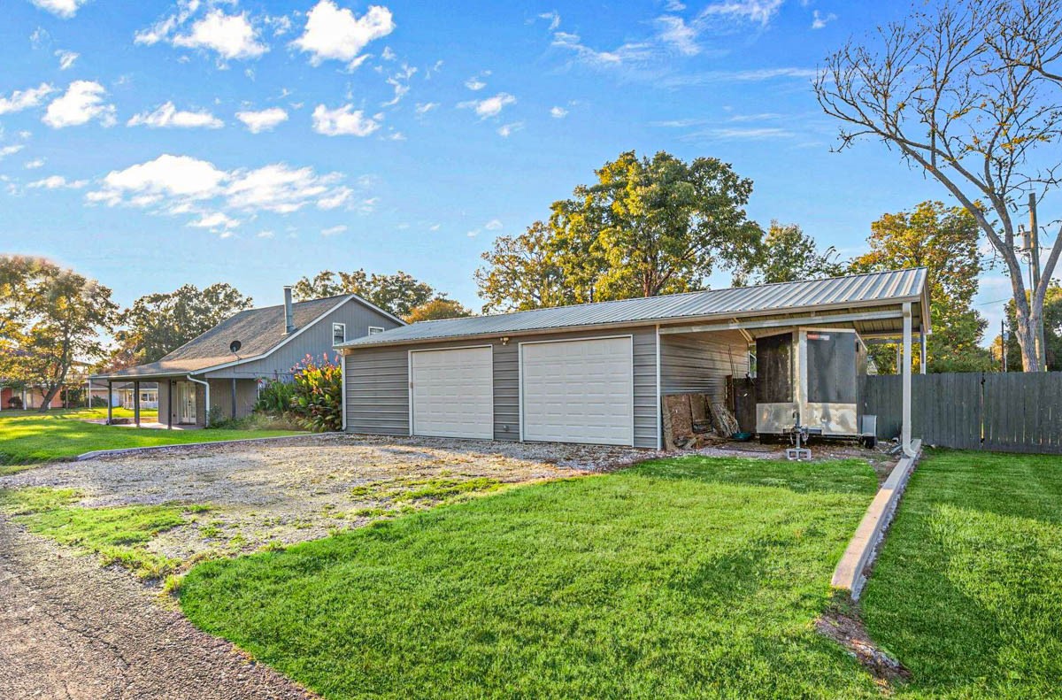 241 Bluff Drive Property Photo 2