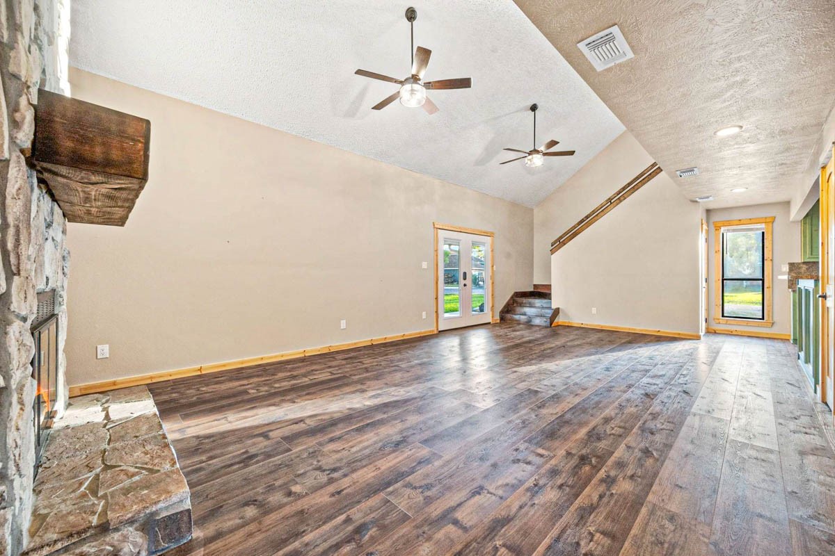 241 Bluff Drive Property Photo 7