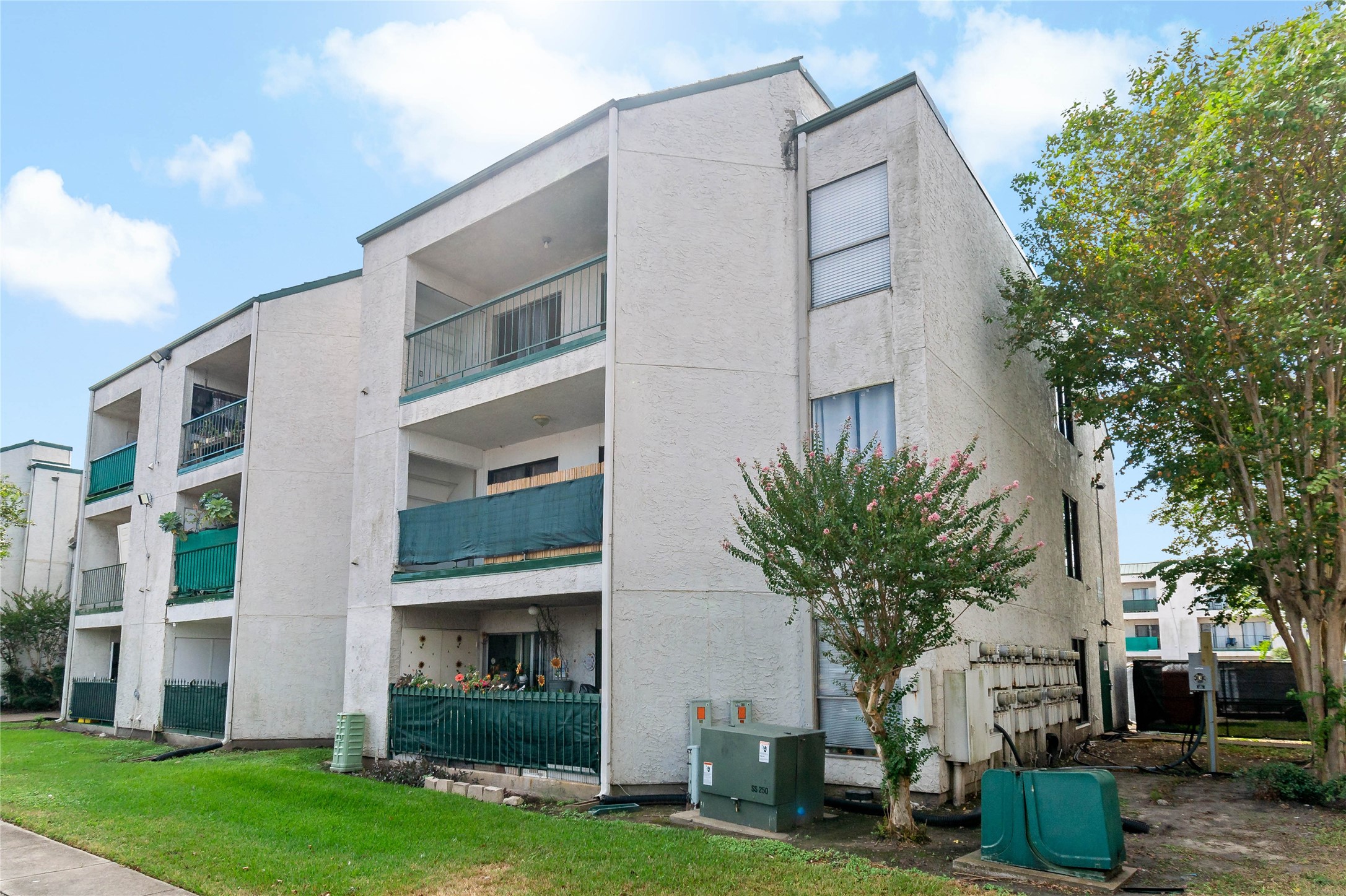 2830 S Bartell Drive 211 Property Photo 15