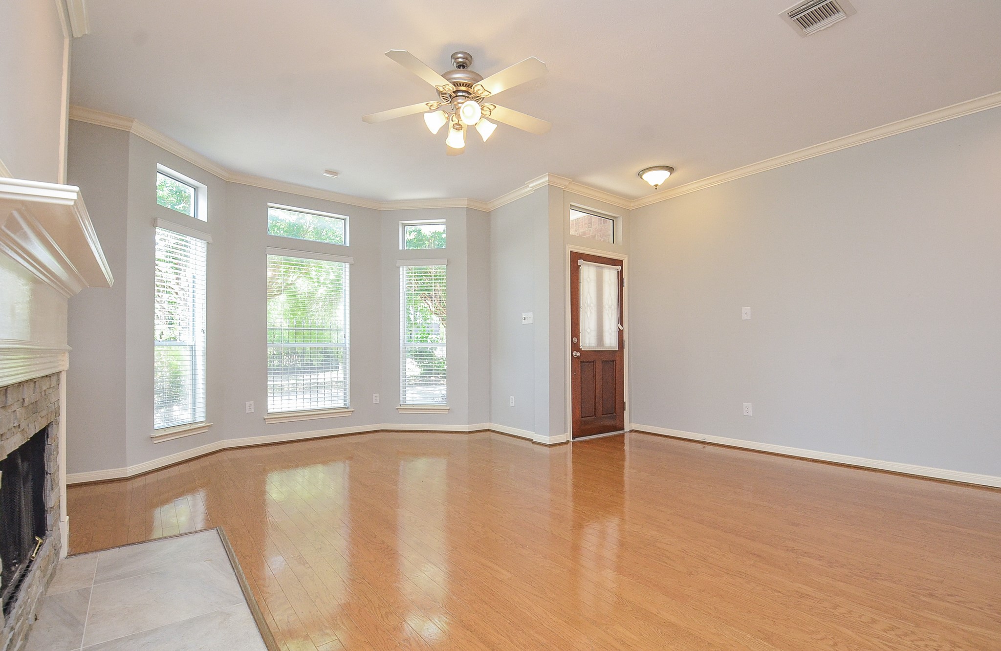 1929 Calumet Street Property Photo 6