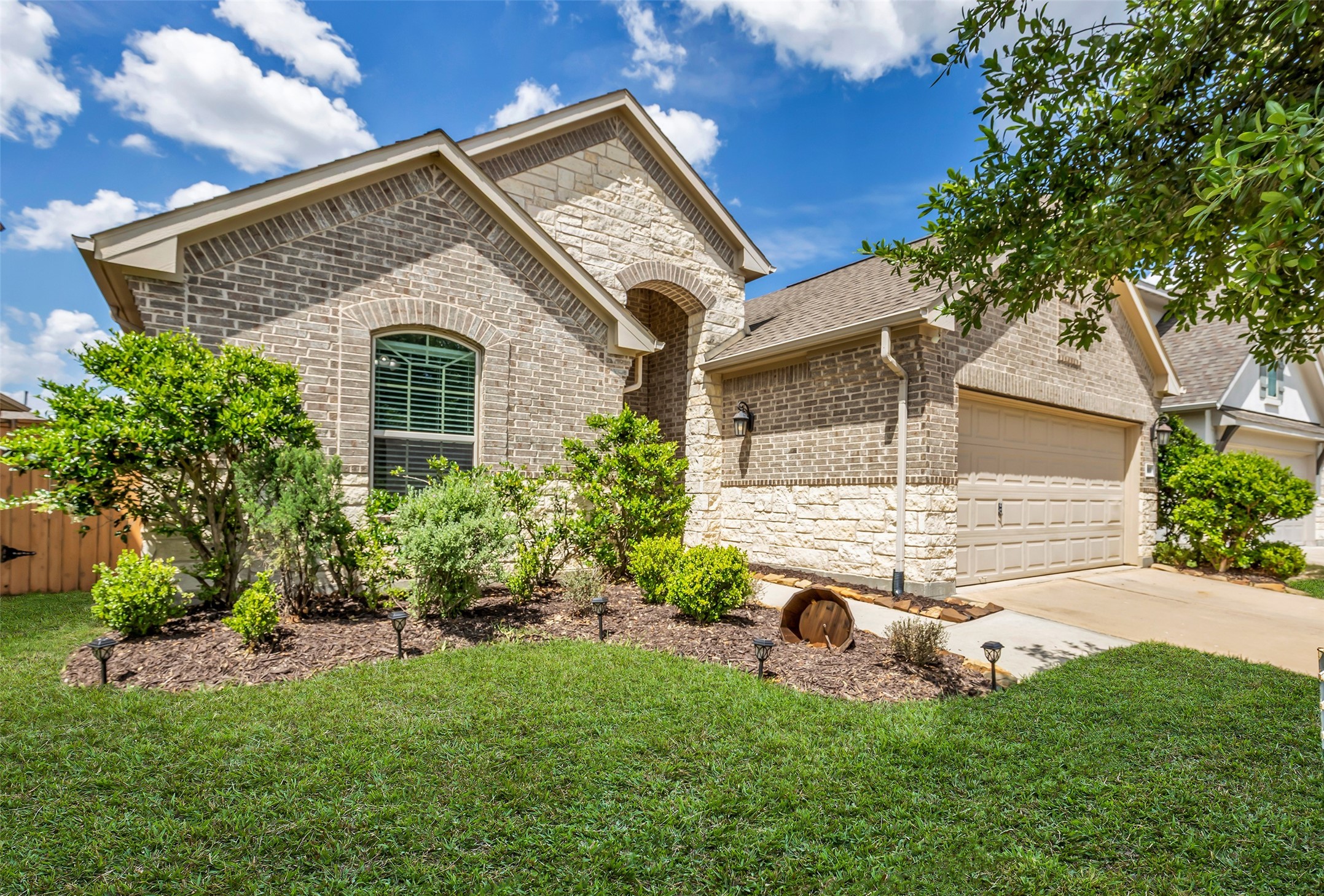 3819 Robinson Bend Drive Property Photo 1