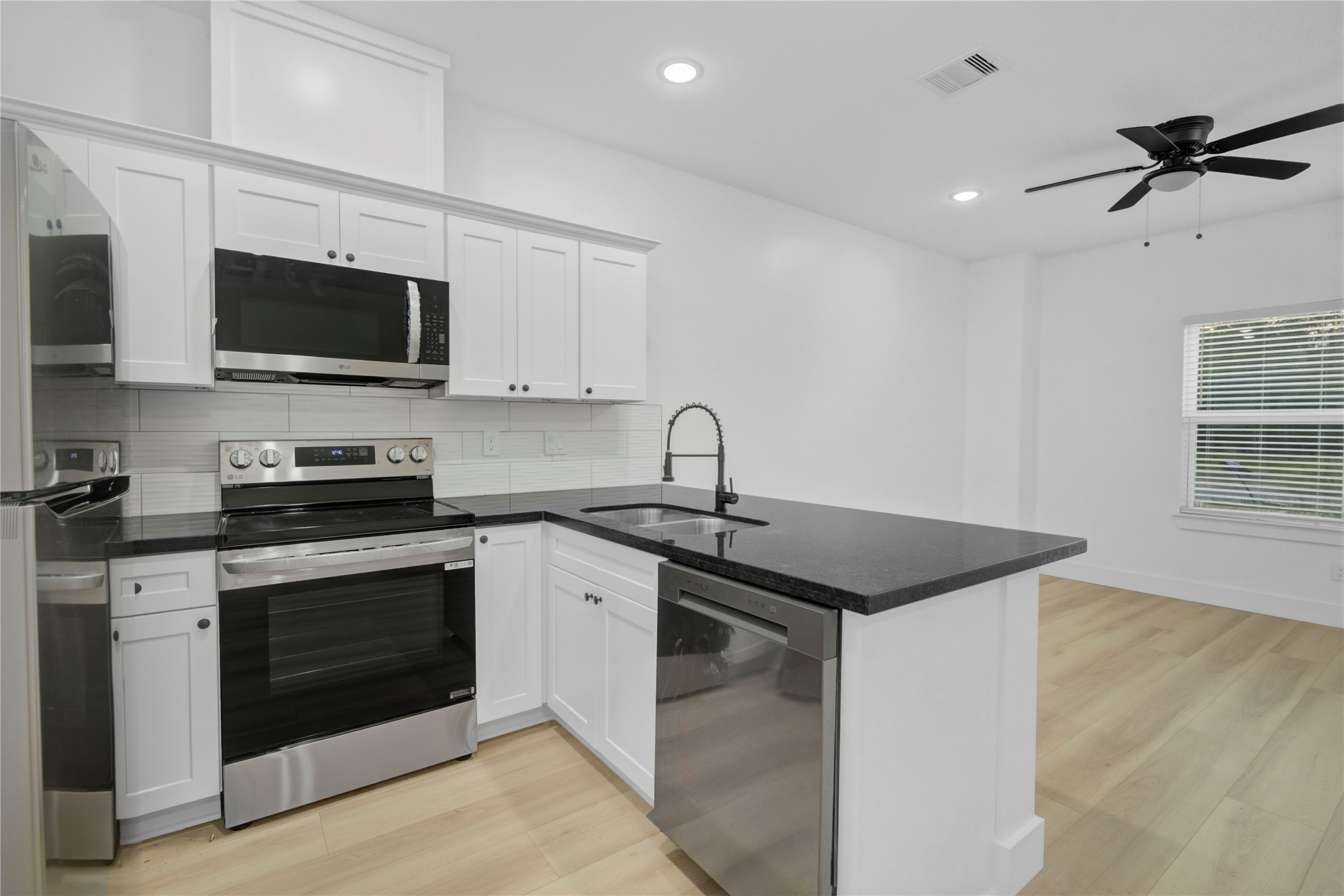 8412 Sunnyhill Street Property Photo 10