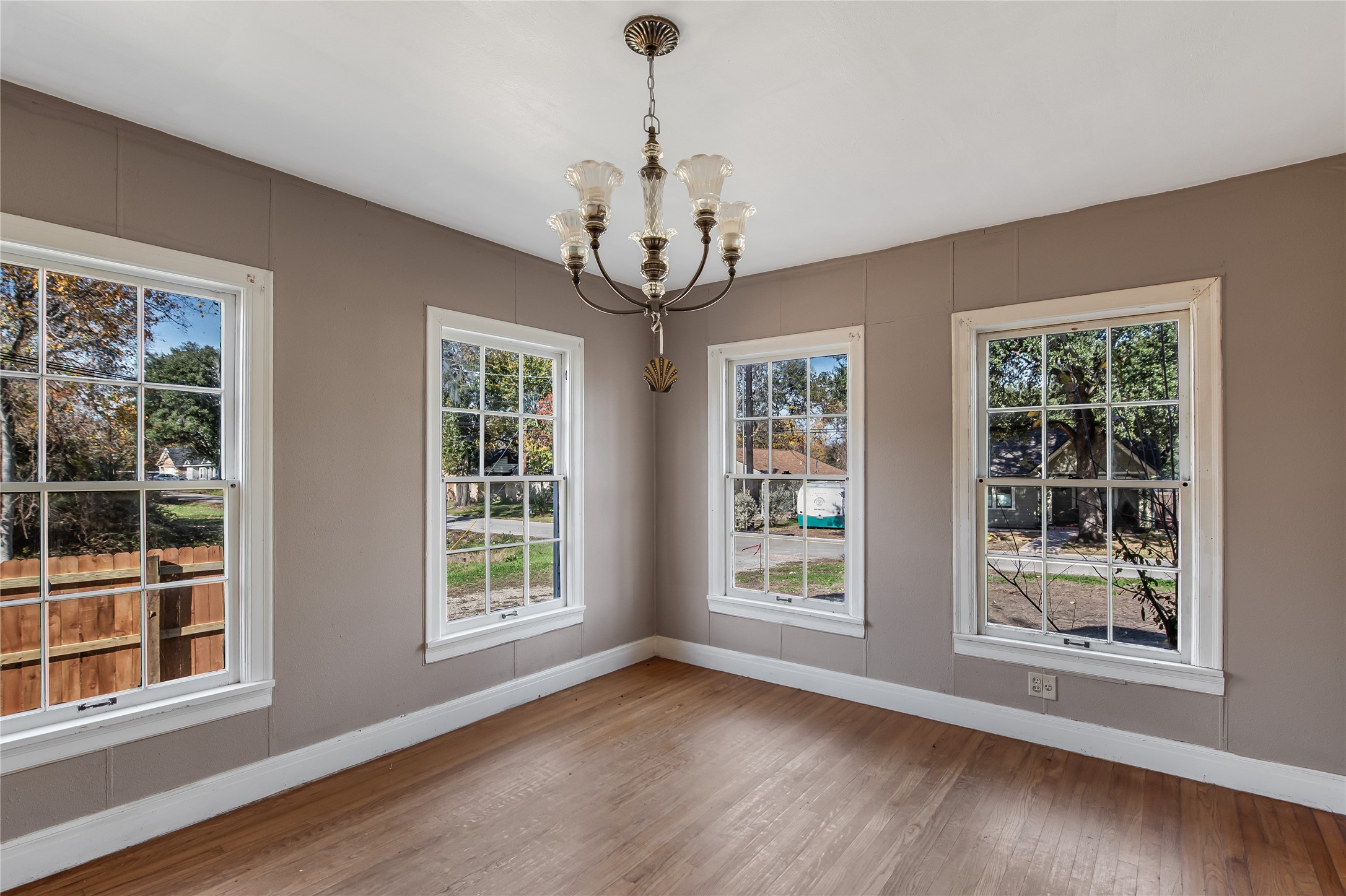 1207 E 27th Street Property Photo 11