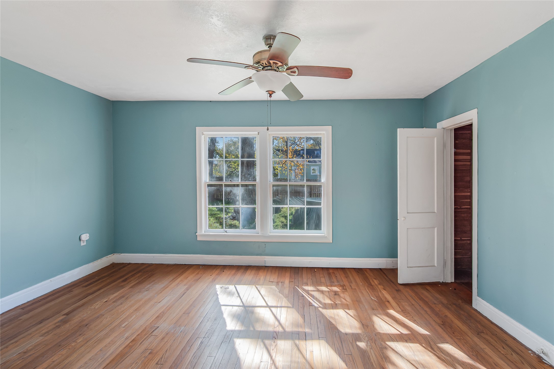 1207 E 27th Street Property Photo 15