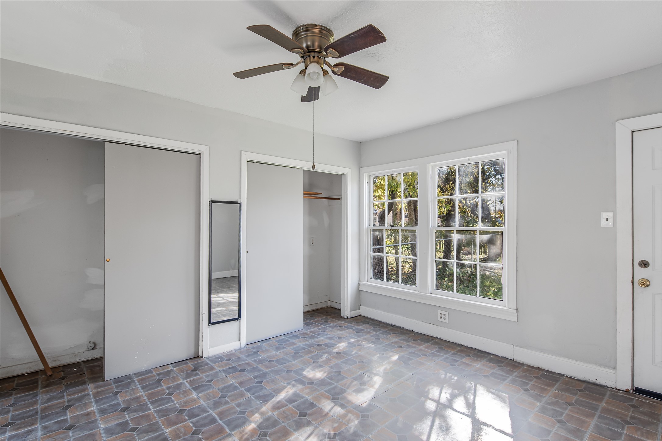 1207 E 27th Street Property Photo 17