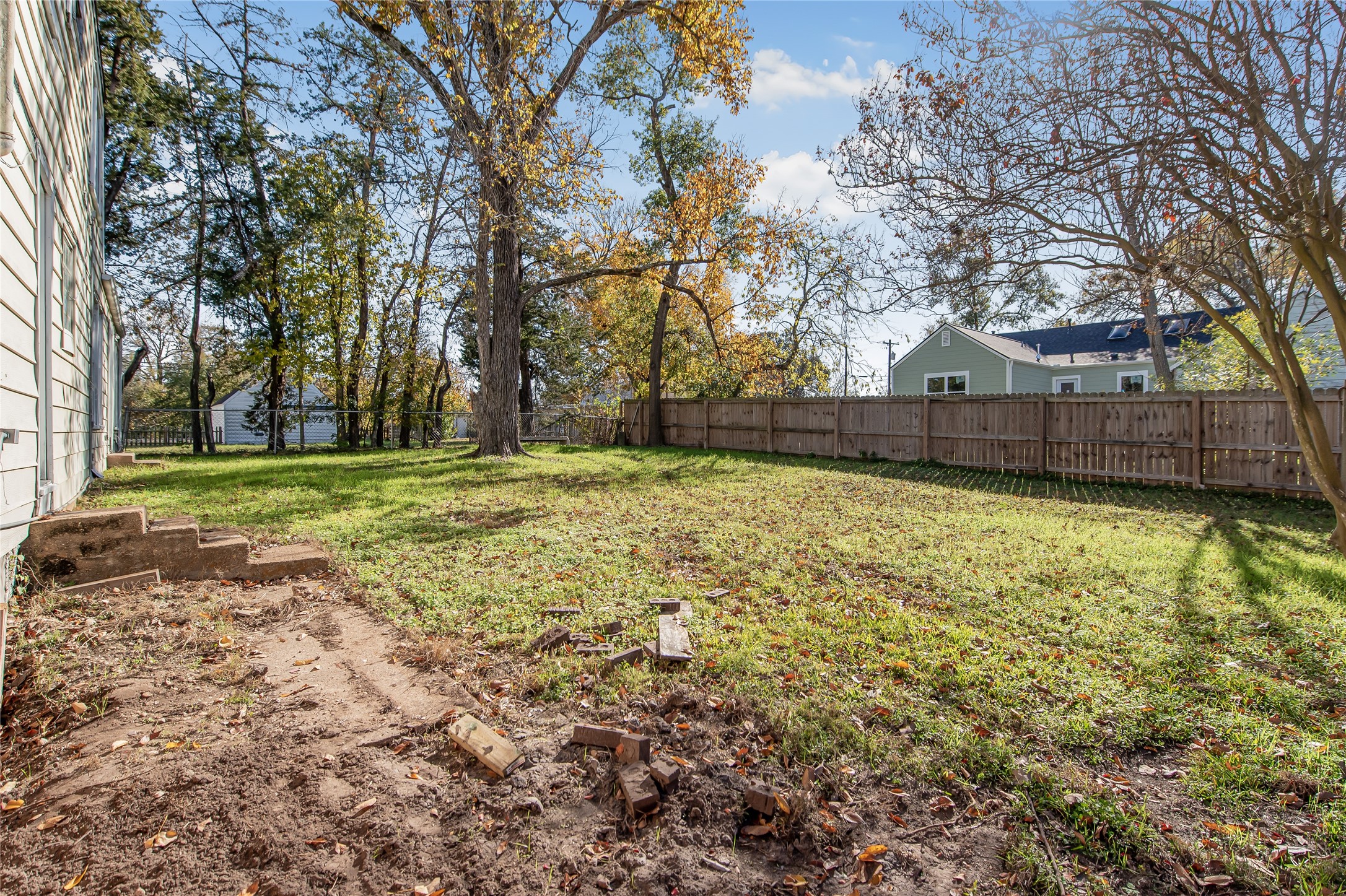 1207 E 27th Street Property Photo 21