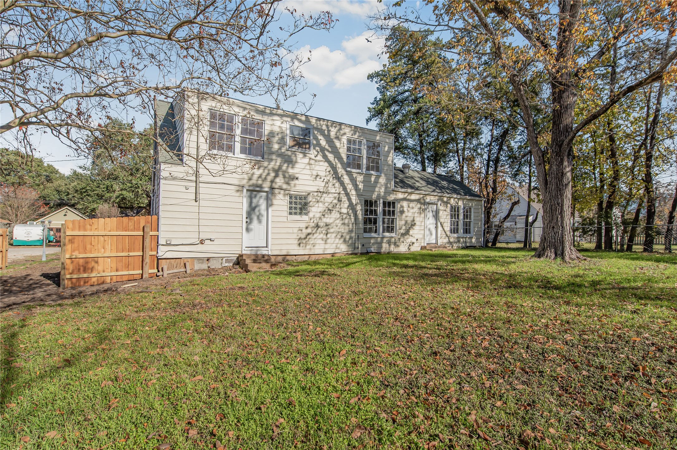 1207 E 27th Street Property Photo 22