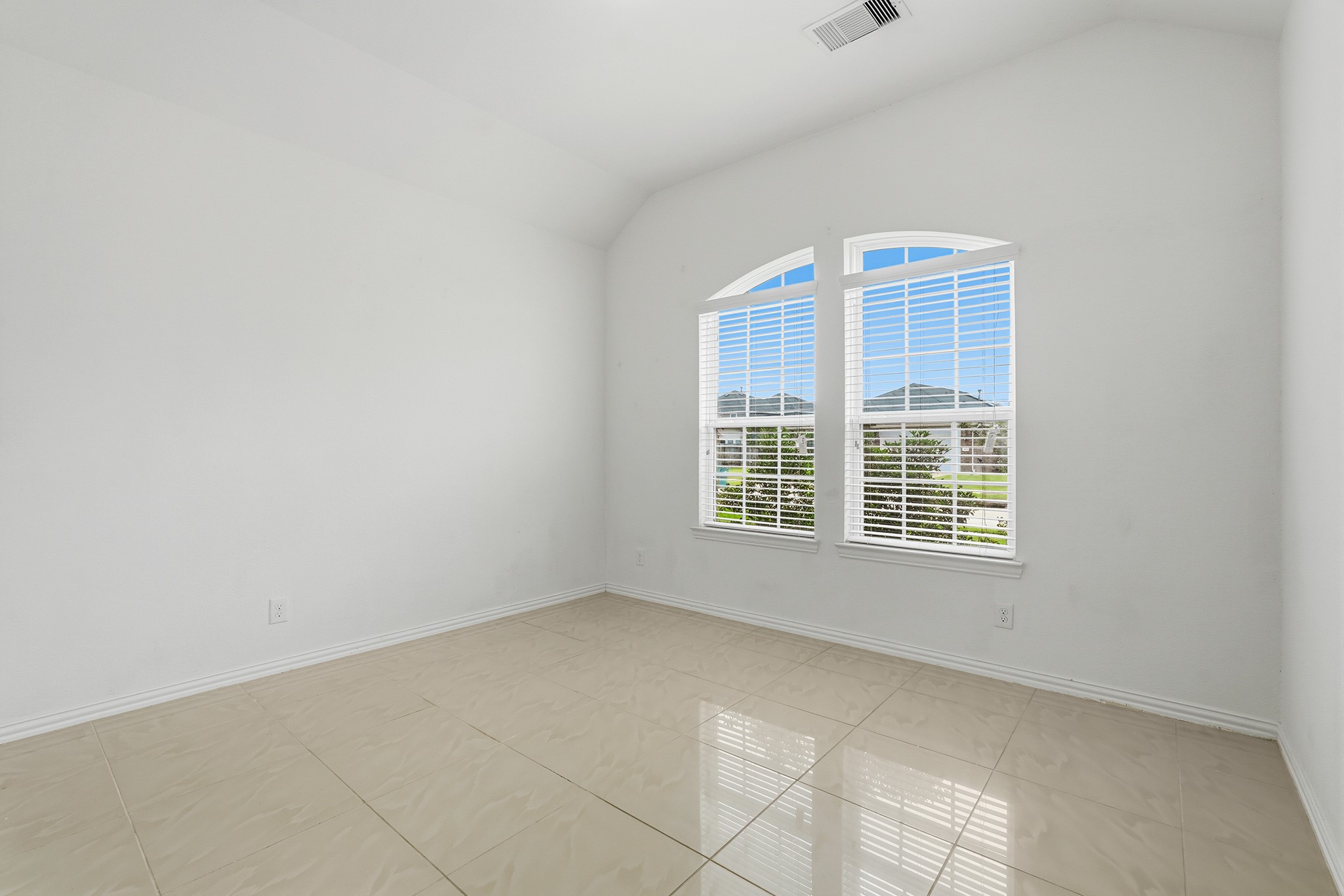 4703 Goldeneye Drive Property Photo 4