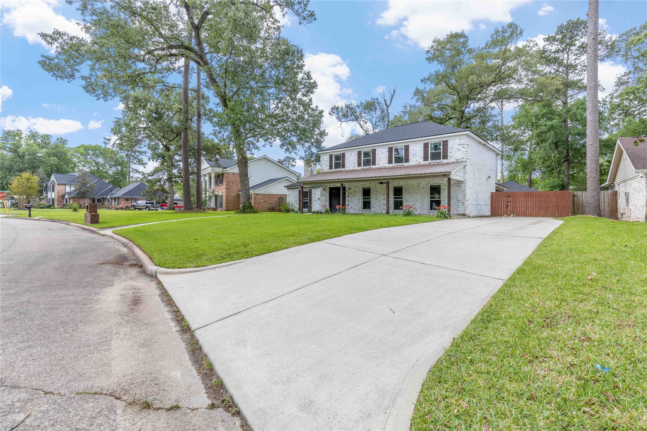27407 Afton Way Property Photo 3