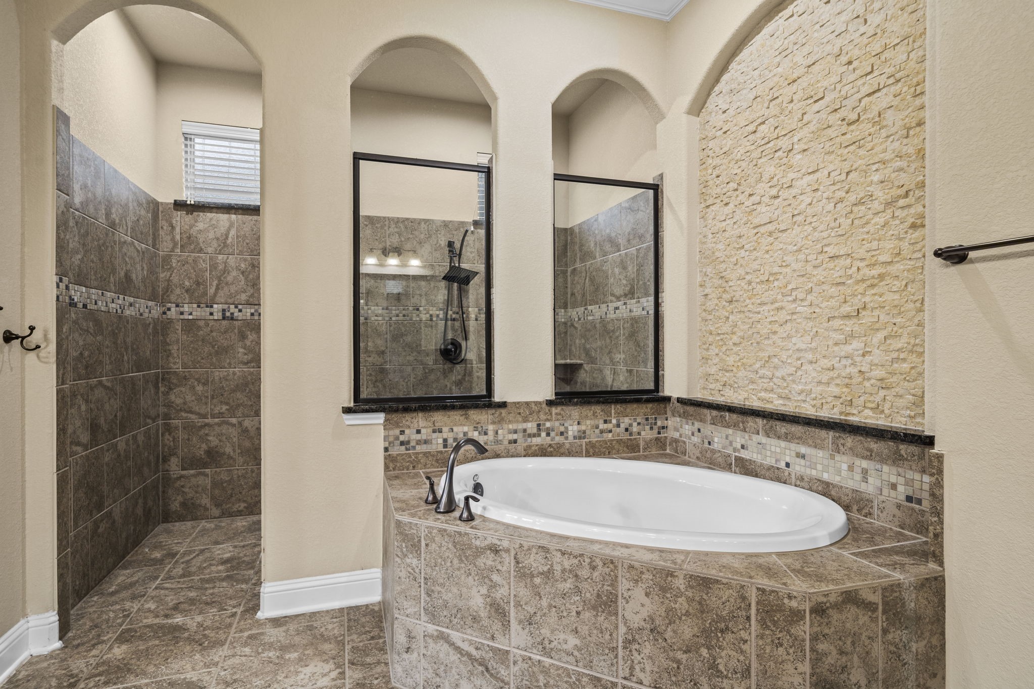 14215 Spindle Arbor Road Property Photo 8