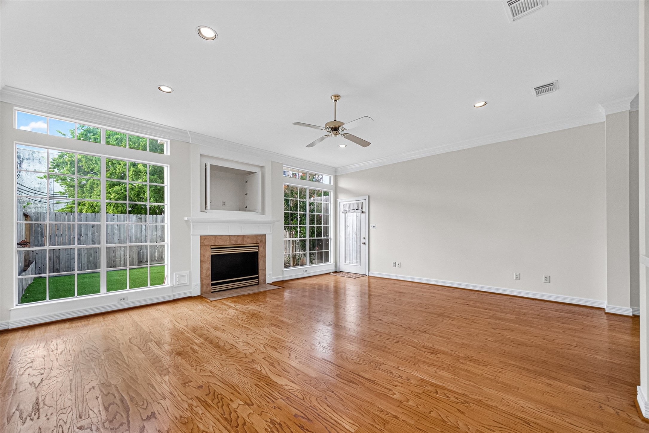 3619 W Clay Street Property Photo 6