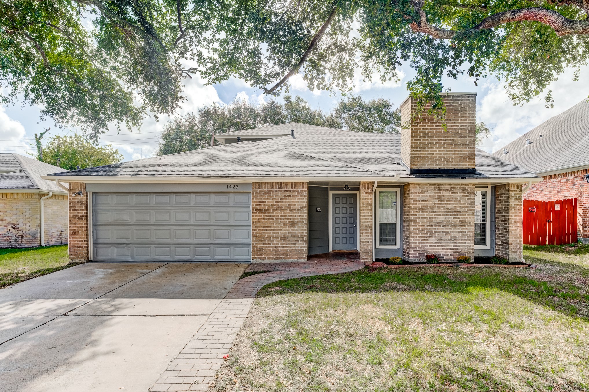 1427 Lazy Spring Drive Property Photo 1