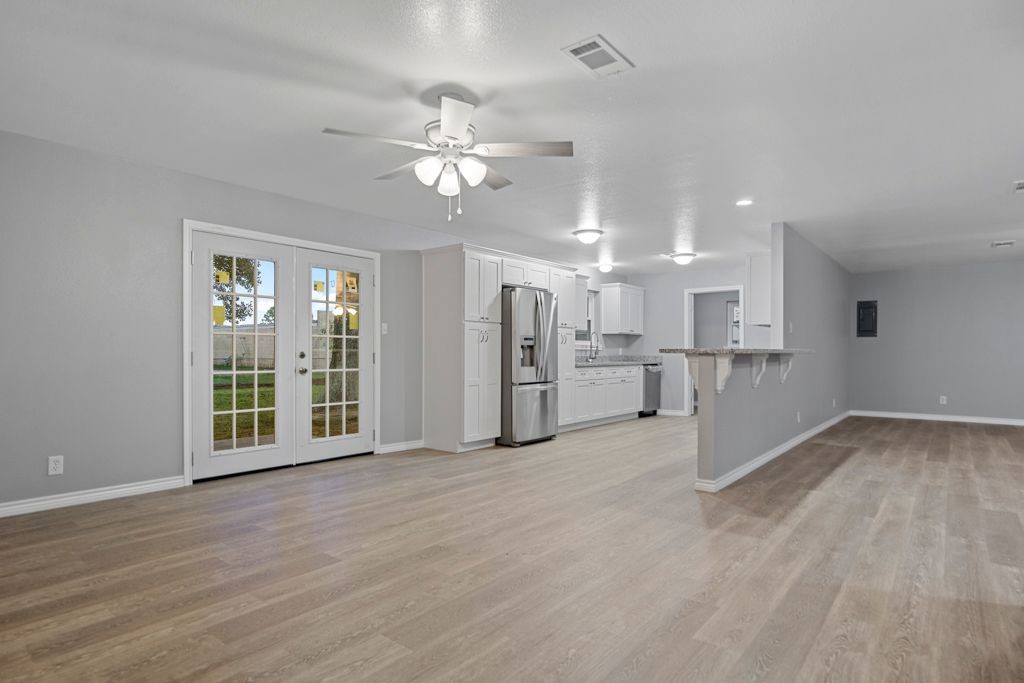 1347 E Palm Drive Property Photo 10