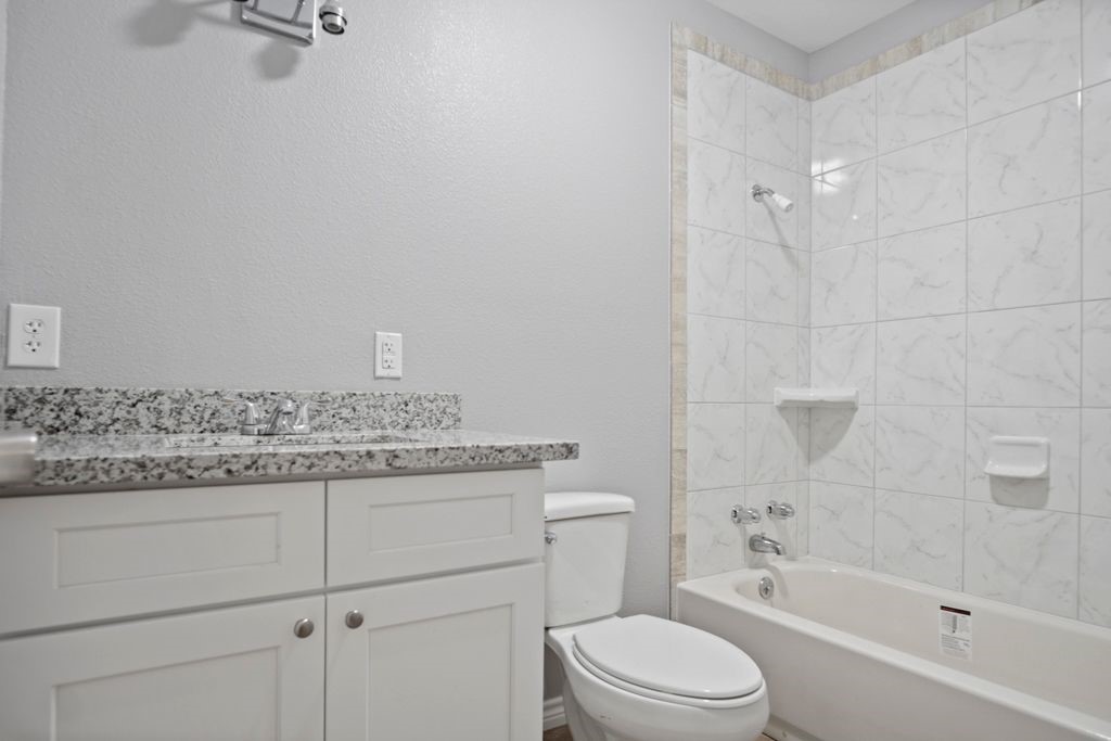 1347 E Palm Drive Property Photo 19