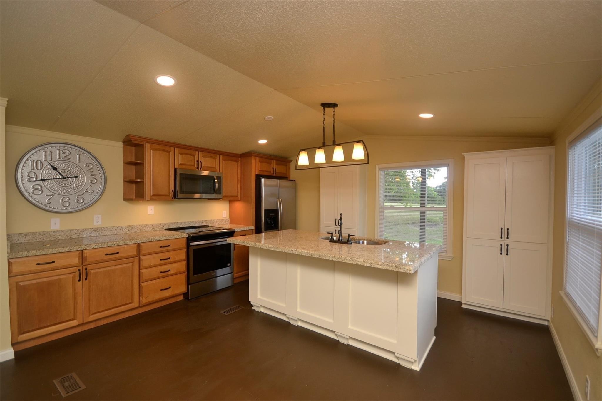12652 Calvary Road Property Photo 2